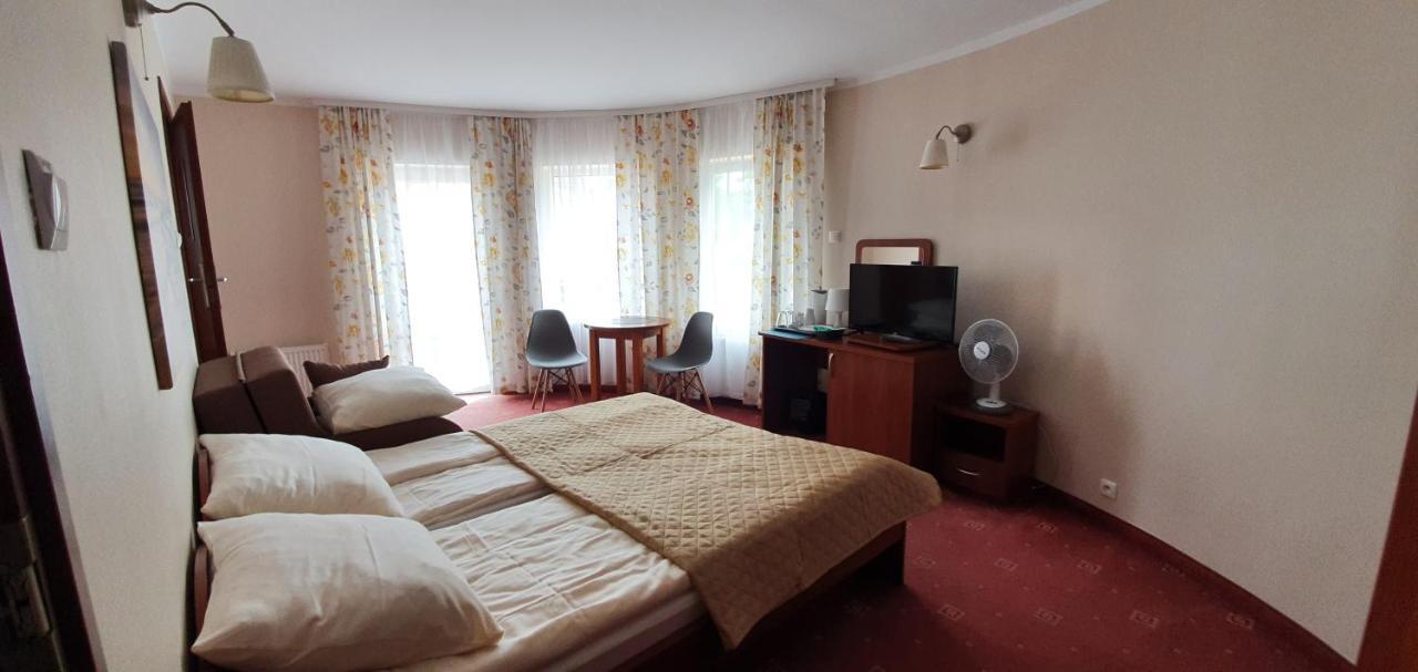 Pokoje Goscinne Bartek Rewal Bagian luar foto