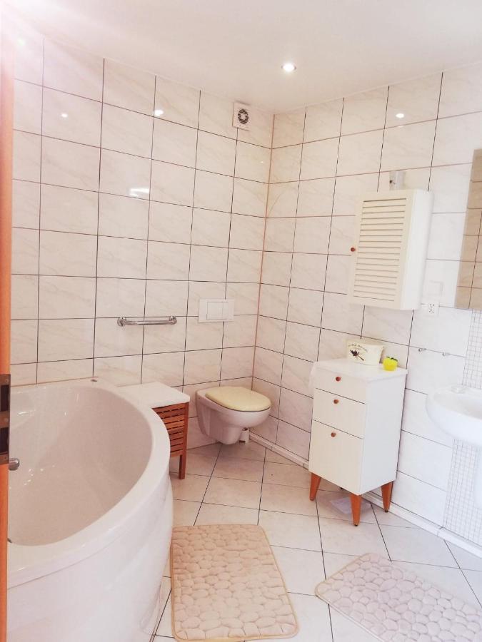 Pokoje Goscinne Bartek Rewal Bagian luar foto